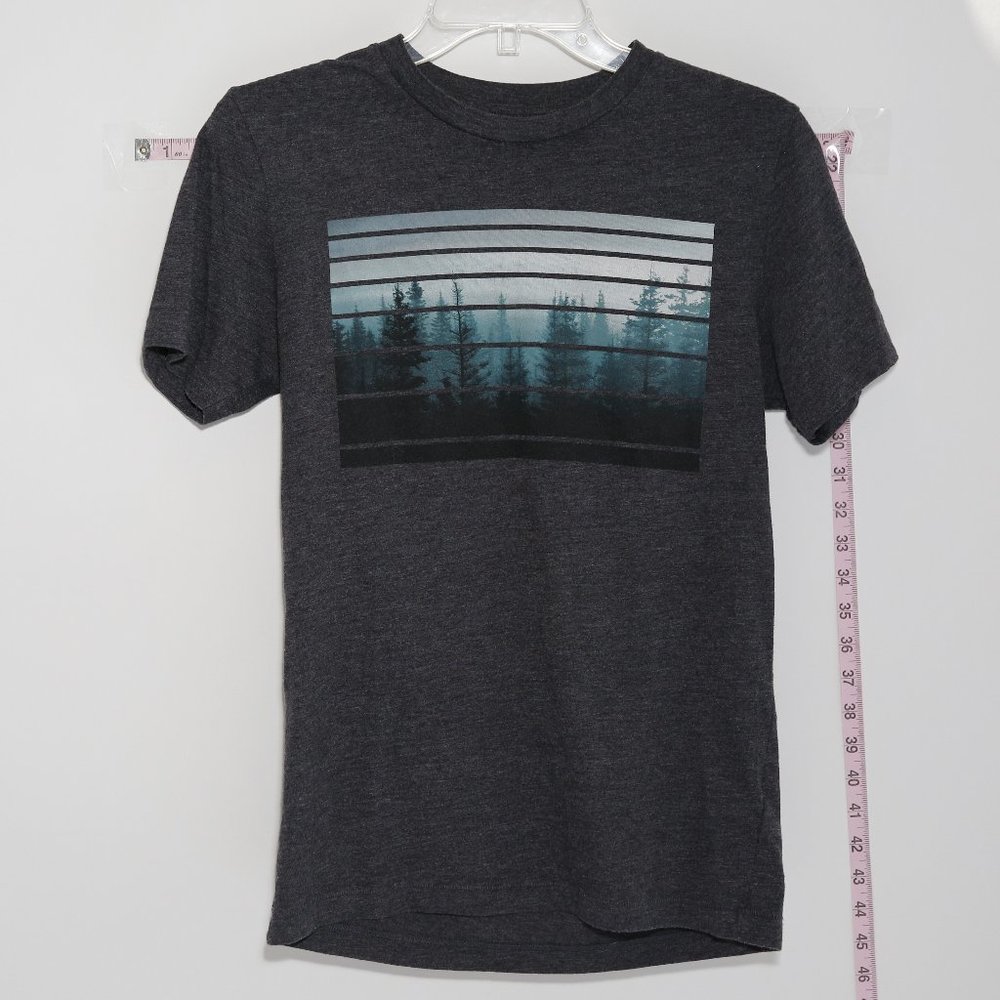 Aero Men's Tee with Mountain Graphic